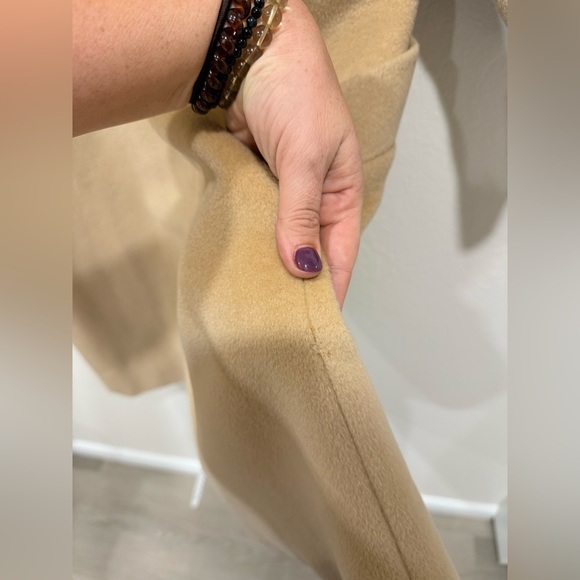 MaxMara 100% Wool Double Breasted Coat, US 12 - Picture 2 of 13